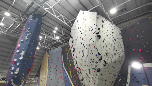 Sharma Climbing Madrid thumb 3